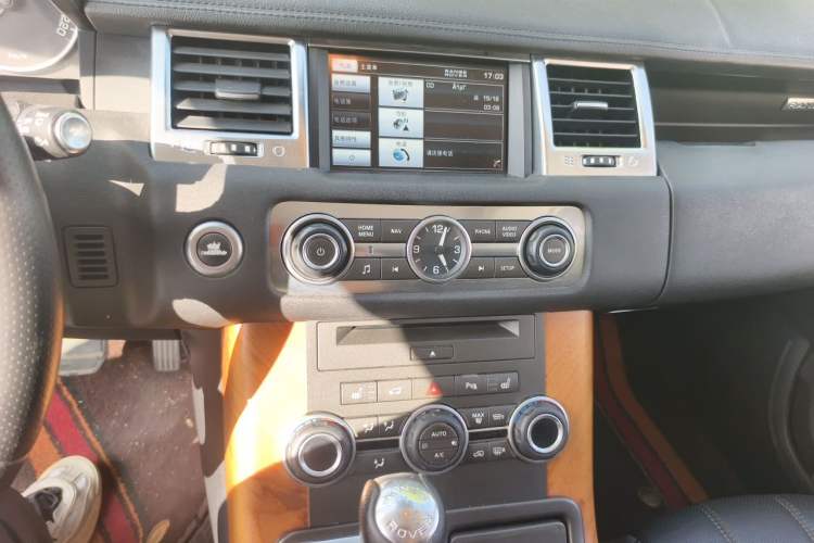 Used Land Rover Range Sport 2013 3.0 TDV6 Diesel Edition Audio And AC Panel