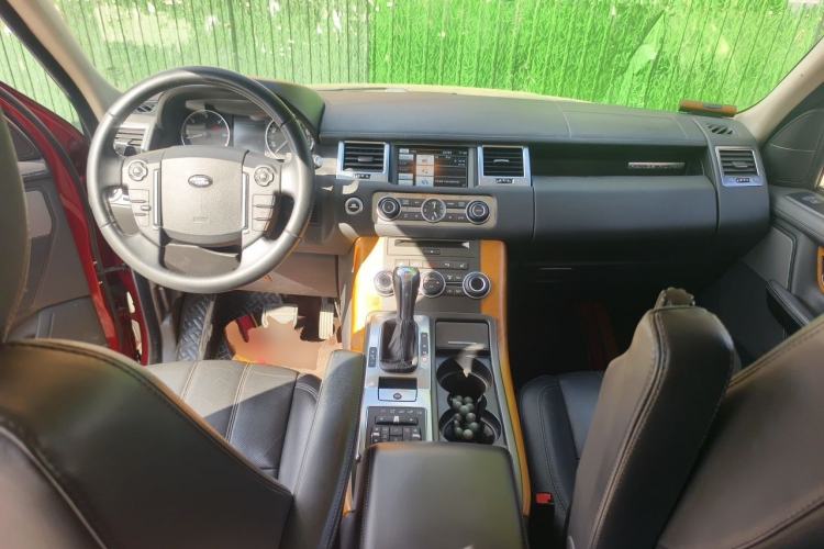 Used Land Rover Range Sport 2013 3.0 TDV6 Diesel Edition Center Console