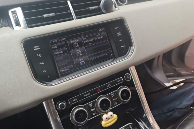 Used Land Rover Range Sport 2014 3.0 SC V6 HSE Audio And AC Panel