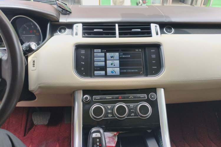 Used Land Rover Range Sport 2014 3.0 SC V6 HSE Audio And AC Panel