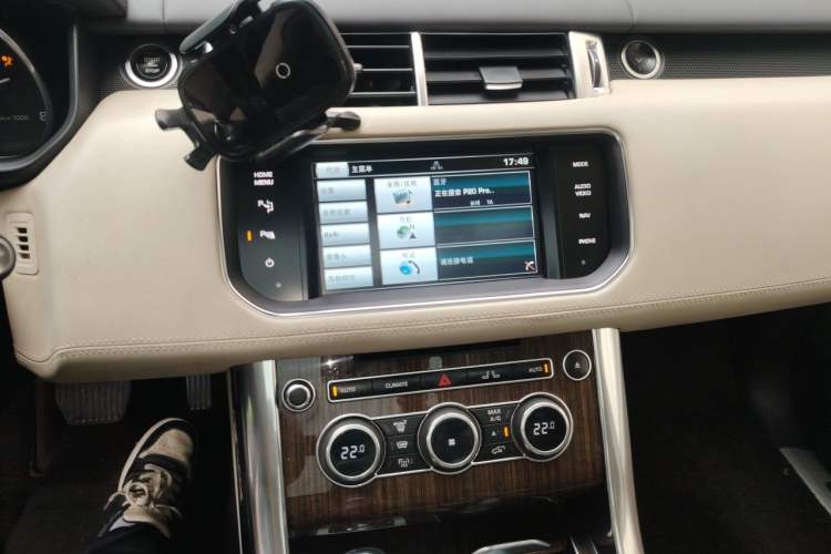 Used Land Rover Range Sport 2014 3.0 SC V6 HSE Audio And AC Panel