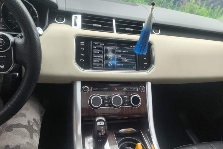 Used Land Rover Range Sport  Audio And AC Panel