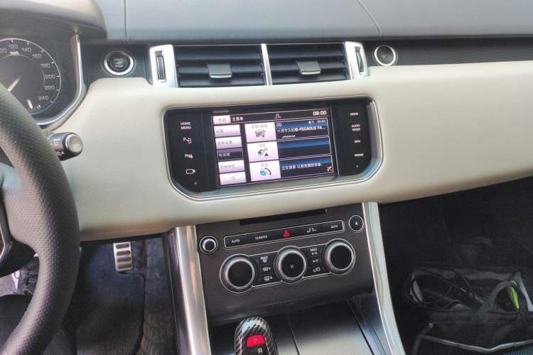 Used Land Rover Range Sport 2014 3.0 SC V6 HSE DYNAMIC Audio And AC Panel