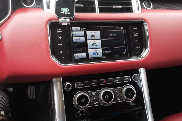 Used Land Rover Range Sport 2014 3.0 SC V6 HSE Audio And AC Panel
