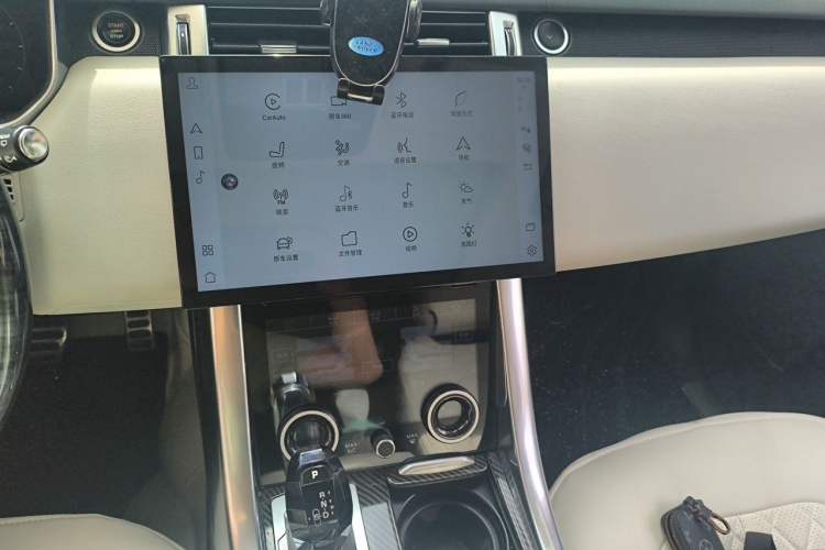 Used Land Rover Range Sport 2014 3.0 SC V6 HSE Audio And AC Panel