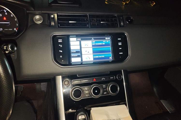Used Land Rover Range Sport  Audio And AC Panel