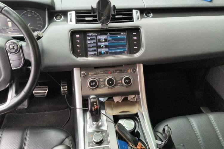 Used Land Rover Range Sport 2014 3.0 SC V6 HSE DYNAMIC Audio And AC Panel