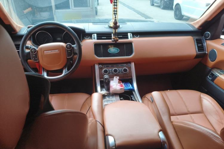 Used Land Rover Range Sport 2014 3.0 SC V6 HSE Center Console
