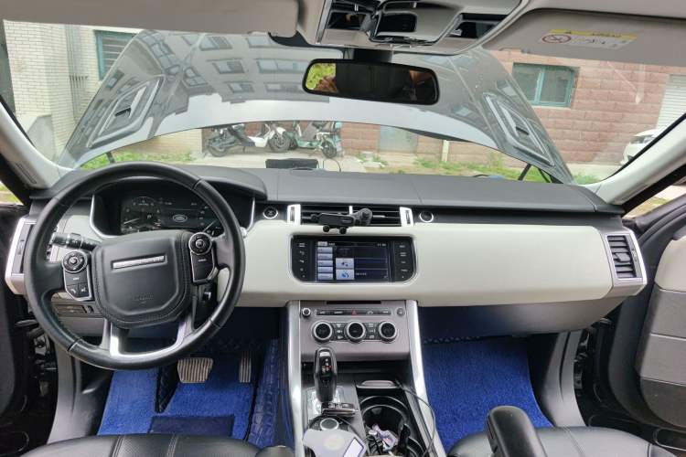 Used Land Rover Range Sport 2014 3.0 SC V6 HSE DYNAMIC Center Console