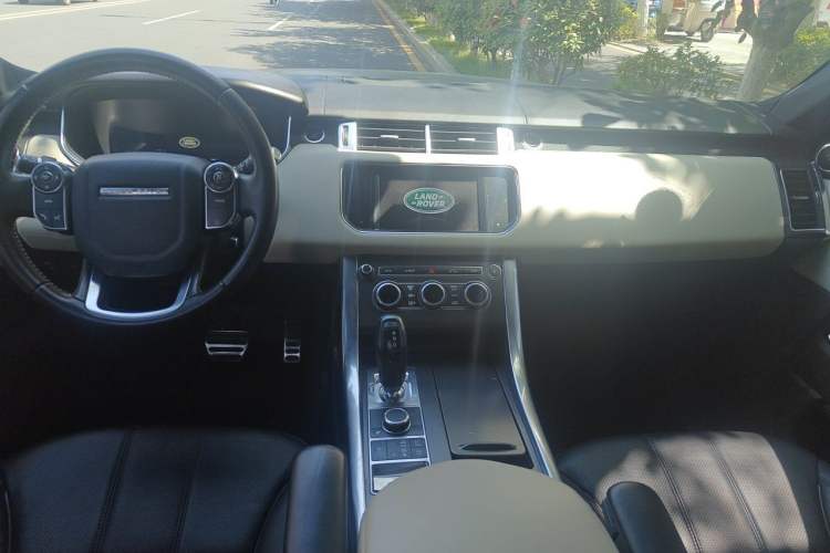 Used Land Rover Range Sport 2014 3.0 SC V6 HSE DYNAMIC Center Console