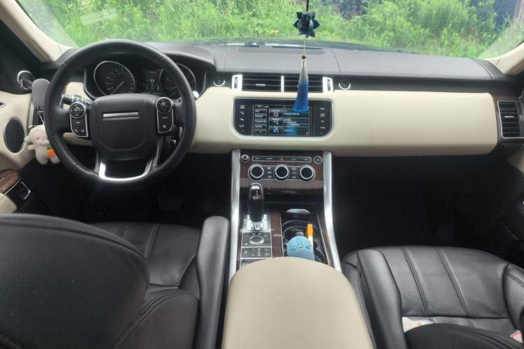 Used Land Rover Range Sport  Center Console