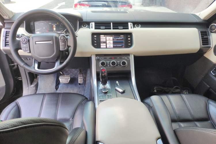 Used Land Rover Range Sport 2014 3.0 SC V6 HSE DYNAMIC Center Console