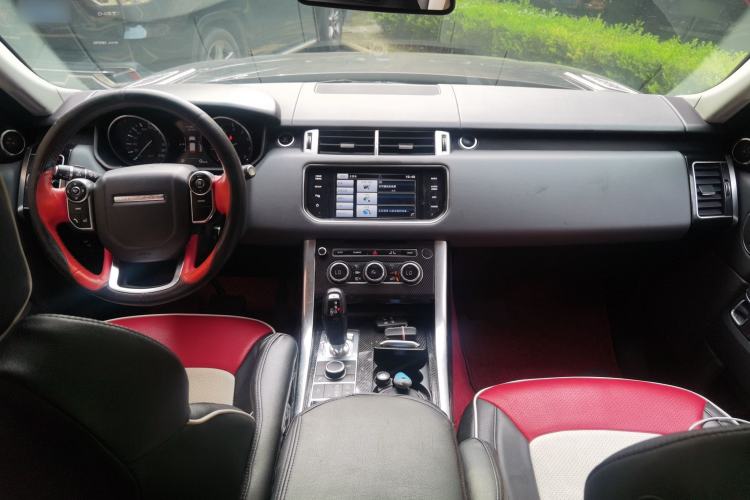 Used Land Rover Range Sport 2014 3.0 SC V6 HSE Center Console