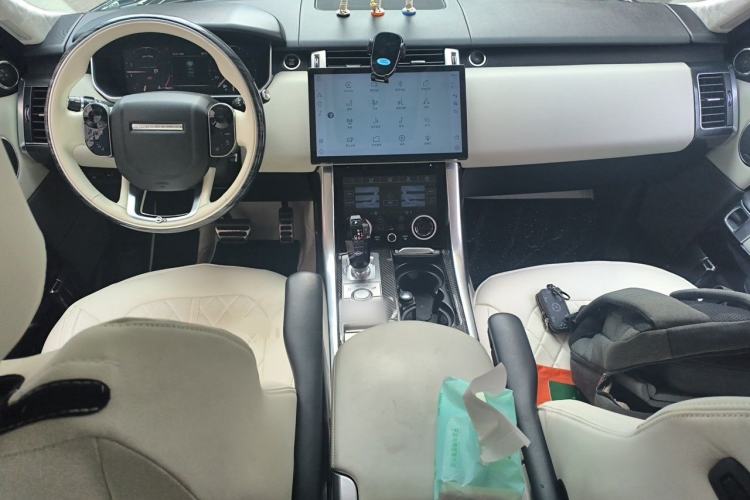 Used Land Rover Range Sport 2014 3.0 SC V6 HSE Center Console