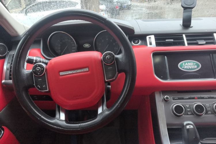 Used Land Rover Range Sport 2014 3.0 SC V6 HSE Center Console