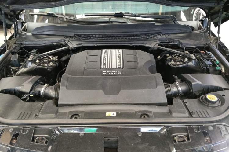 Used Land Rover Range Sport 2014 3.0 SC V6 HSE Engine Bay