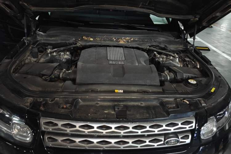 Used Land Rover Range Sport 2014 3.0 SC V6 HSE Engine Bay