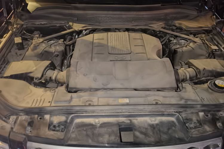 Used Land Rover Range Sport 2014 3.0 SC V6 HSE Engine Bay