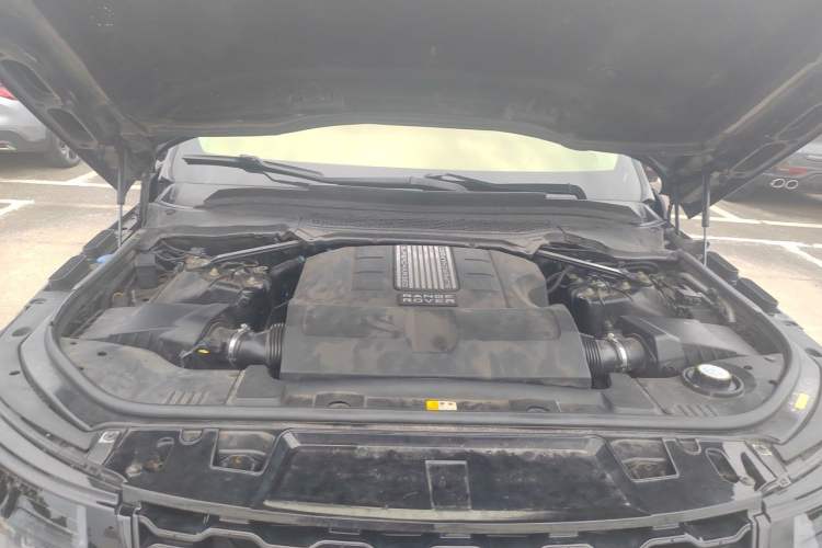 Used Land Rover Range Sport 2014 3.0 SC V6 HSE Engine Bay