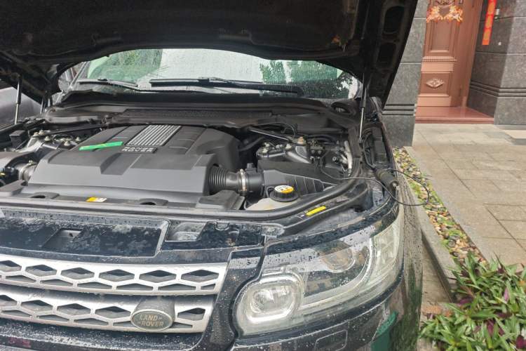 Used Land Rover Range Sport 2014 3.0 SC V6 HSE Engine Bay Left
