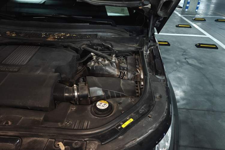 Used Land Rover Range Sport 2014 3.0 SC V6 HSE Engine Bay Left