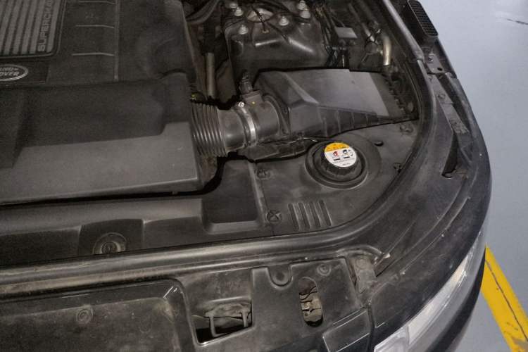Used Land Rover Range Sport 2014 3.0 SC V6 HSE DYNAMIC Engine Bay Left