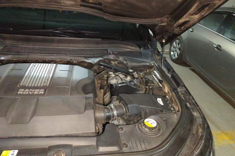 Used Land Rover Range Sport 2014 3.0 SC V6 HSE DYNAMIC Engine Bay Left