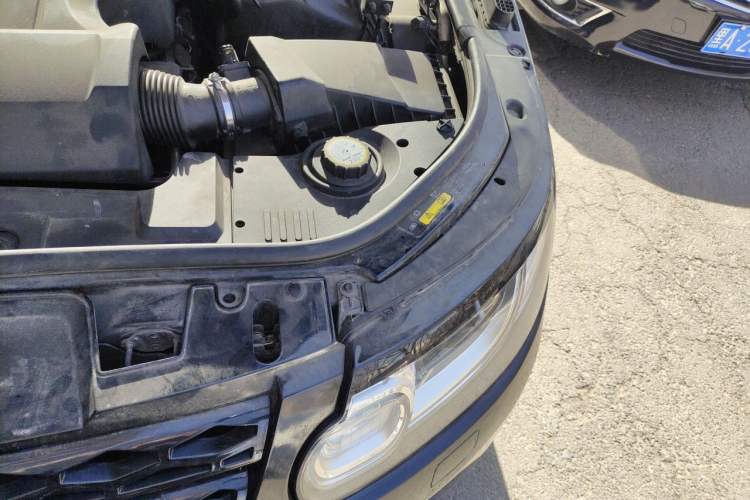 Used Land Rover Range Sport 2014 3.0 SC V6 HSE DYNAMIC Engine Bay Left