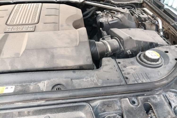 Used Land Rover Range Sport 2014 3.0 SC V6 HSE DYNAMIC Engine Bay Left