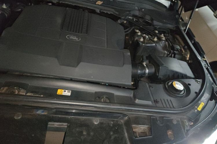 Used Land Rover Range Sport 2014 3.0 SC V6 HSE Engine Bay Left