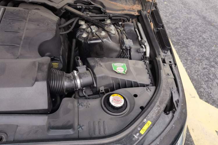 Used Land Rover Range Sport 2014 3.0 SC V6 HSE Engine Bay Left