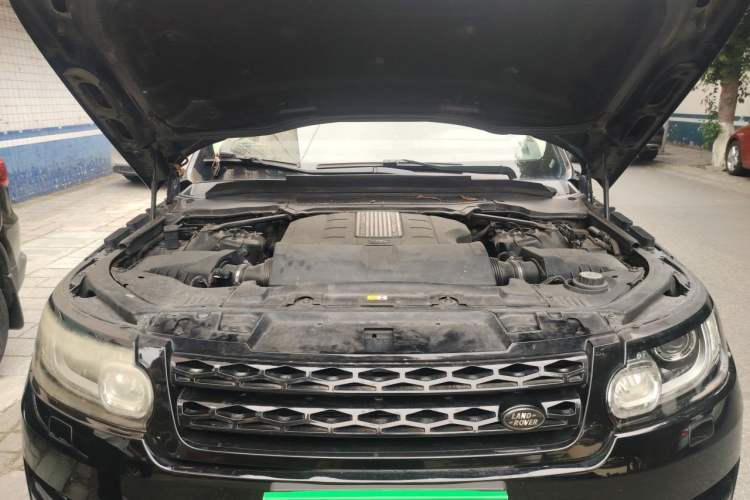 Used Land Rover Range Sport 2014 3.0 SC V6 HSE Engine Bay