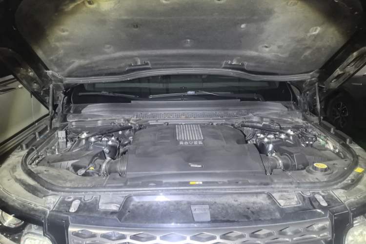 Used Land Rover Range Sport  Engine Bay