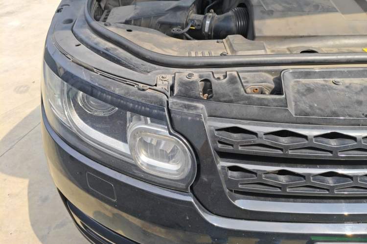 Used Land Rover Range Sport 2014 3.0 SC V6 HSE DYNAMIC Engine Bay Right