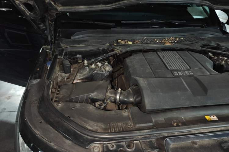 Used Land Rover Range Sport 2014 3.0 SC V6 HSE Engine Bay Right