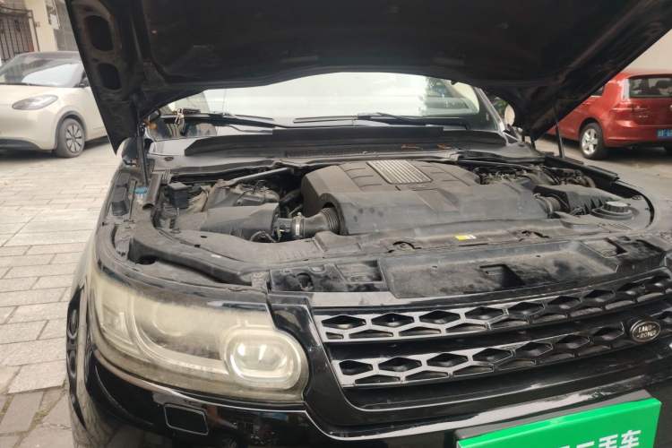 Used Land Rover Range Sport 2014 3.0 SC V6 HSE Engine Bay Right