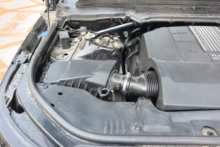 Used Land Rover Range Sport 2014 3.0 SC V6 HSE Engine Bay Right