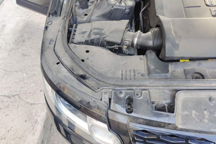 Used Land Rover Range Sport 2014 3.0 SC V6 HSE DYNAMIC Engine Bay Right