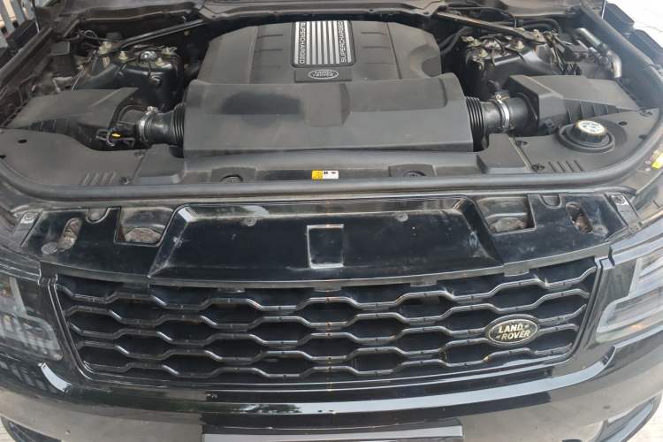 Used Land Rover Range Sport 2014 3.0 SC V6 HSE Engine Bay