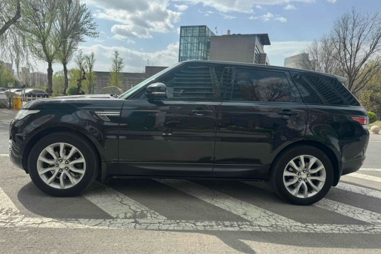 Used Land Rover Range Sport 2014 3.0 SC V6 HSE Exterior 2