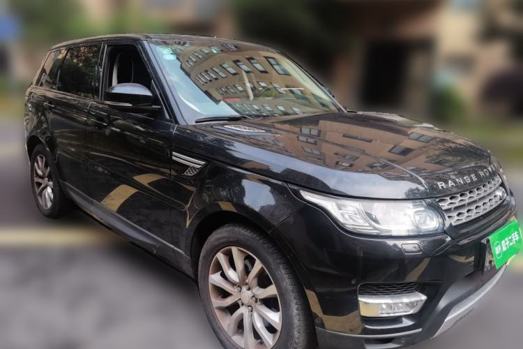 Used Land Rover Range Sport 2014 3.0 SC V6 HSE Front Right 45 Deg