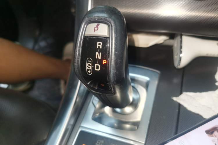Used Land Rover Range Sport 2014 3.0 SC V6 HSE Gear Lever