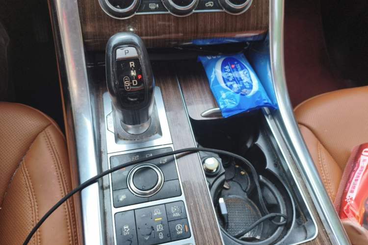 Used Land Rover Range Sport 2014 3.0 SC V6 HSE Gear Lever