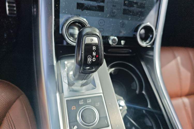 Used Land Rover Range Sport 2014 3.0 SC V6 HSE DYNAMIC Gear Lever