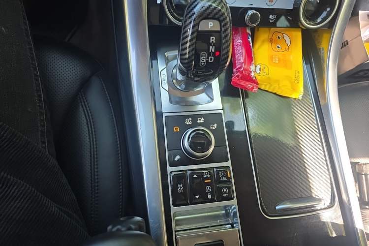 Used Land Rover Range Sport 2014 3.0 SC V6 HSE Gear Lever