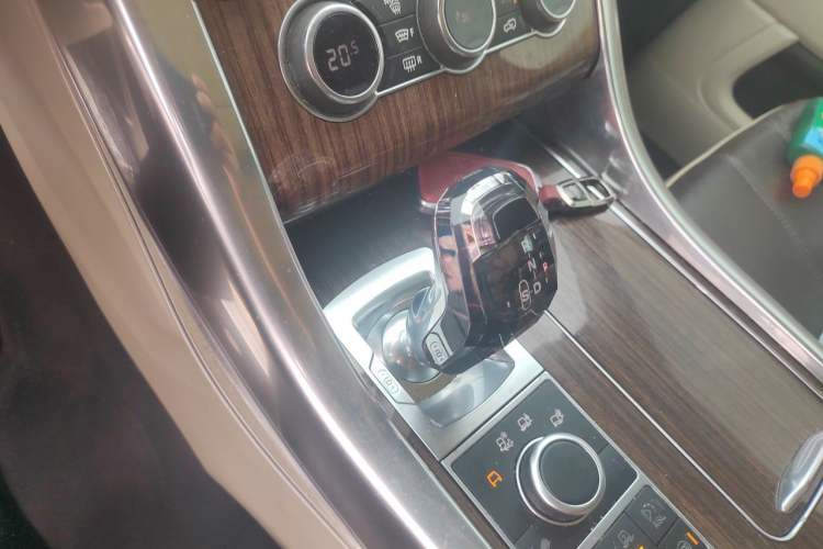 Used Land Rover Range Sport 2014 3.0 SC V6 HSE Gear Lever