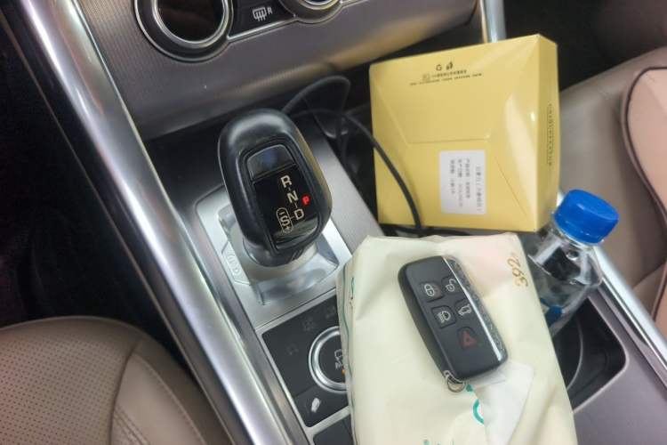 Used Land Rover Range Sport  Gear Lever
