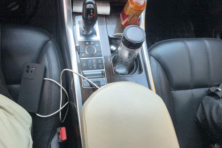 Used Land Rover Range Sport 2014 3.0 SC V6 HSE Gear Lever