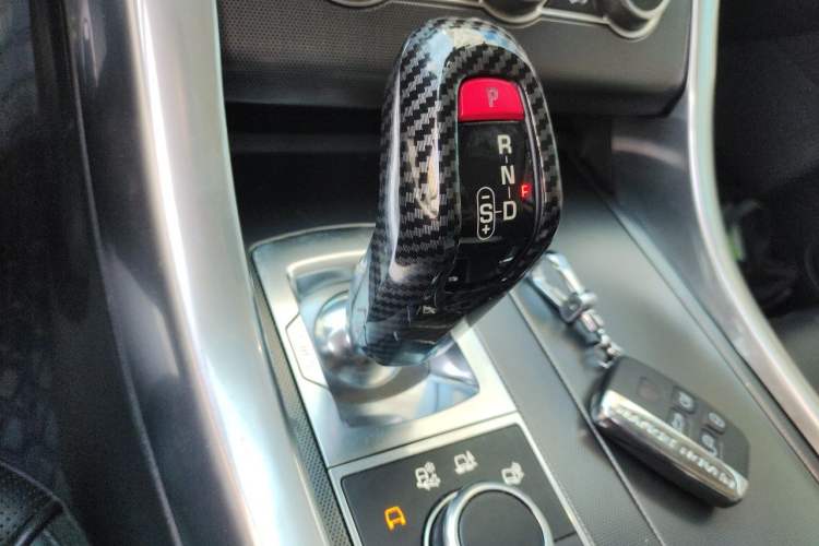 Used Land Rover Range Sport 2014 3.0 SC V6 HSE DYNAMIC Gear Lever