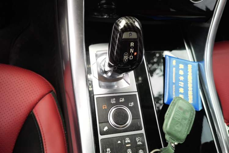 Used Land Rover Range Sport 2014 3.0 SC V6 HSE Gear Lever